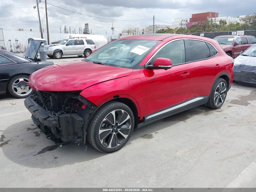 2023 VINFAST VF 8 auction photo 2