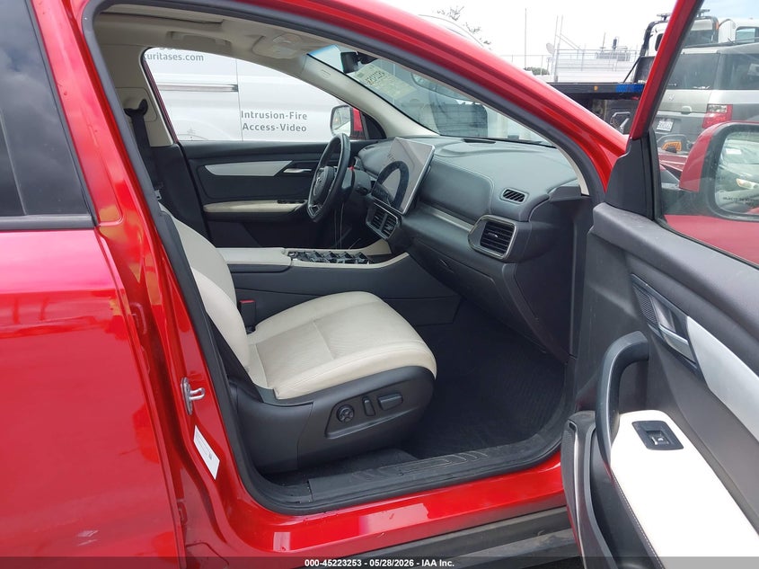 2023 VINFAST VF 8 auction photo 5