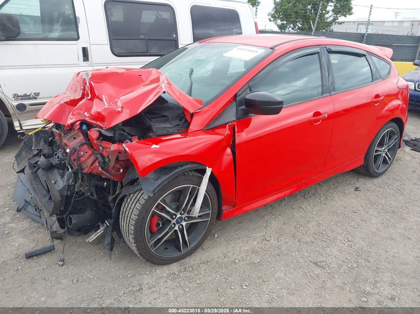 Vin: 1fadp3l91fl306758, lot: 45721276, ford focus st 20152