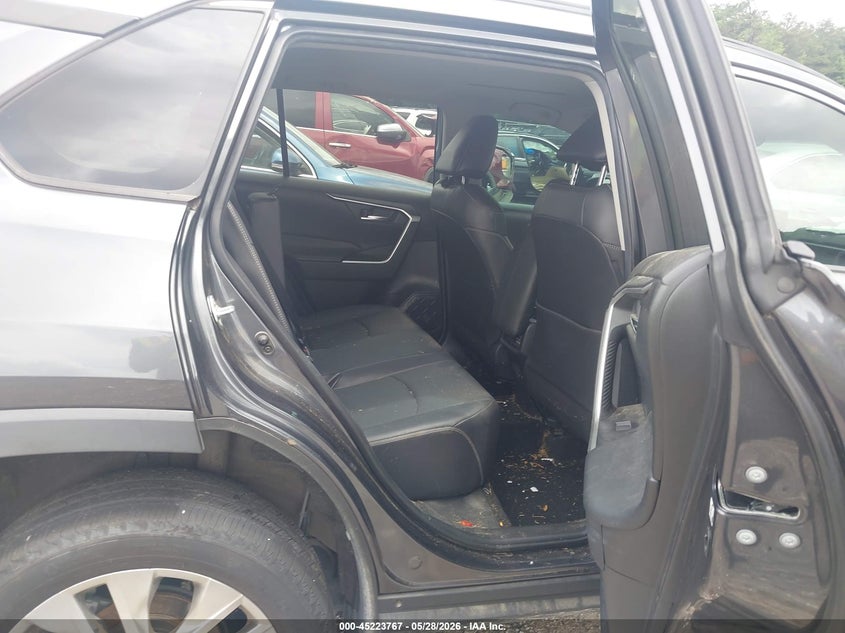 2020 TOYOTA RAV4 auction photo 8