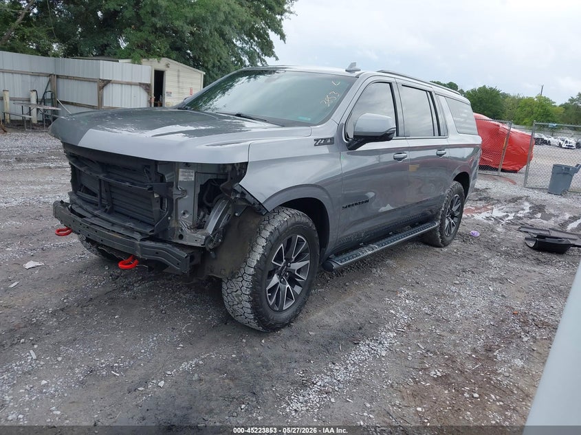 CHEVROLET SUBURBAN - zdjęcie 2