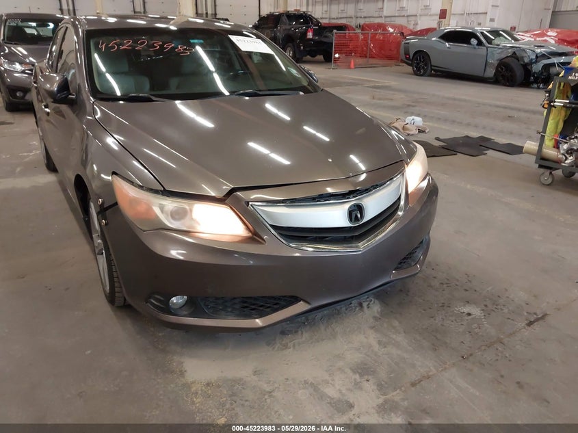 2013 Acura Ilx 2.0L VIN: 19VDE1F51DE011431 Lot: 45223983