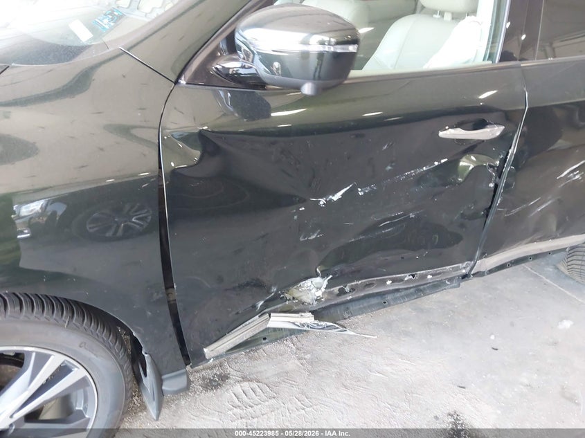 2019 NISSAN PATHFINDER auction photo 6