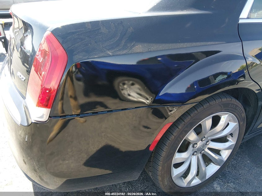 2020 Chrysler 300 Limited VIN: 2C3CCAEG0LH108655 Lot: 45224182