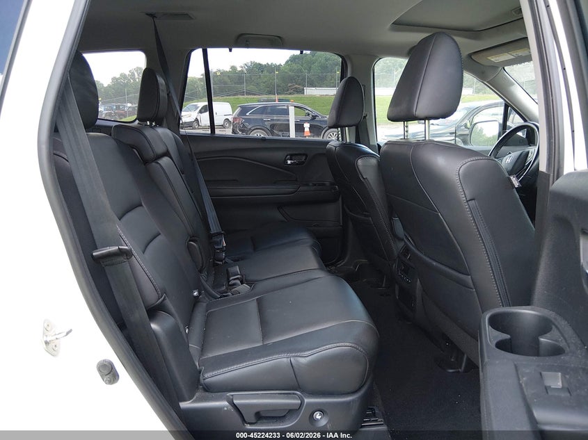 2019 HONDA PILOT auction photo 8