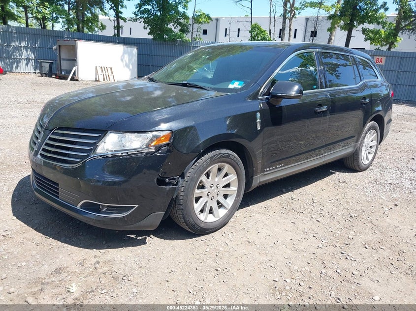 Vin: 2lmhj5nk3jbl00137, lot: 45722112, lincoln mkt livery 20182