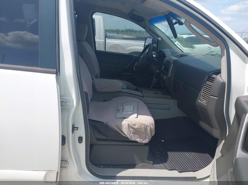 2004 NISSAN TITAN auction photo 5