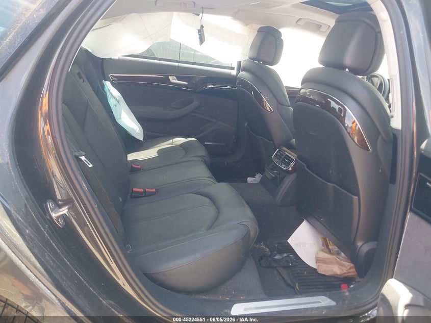 2015 AUDI A8 L auction photo 8