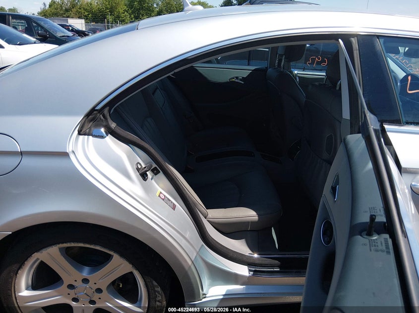2007 Mercedes-Benz Cls 550 VIN: WDDDJ72X47A114742 Lot: 45224693