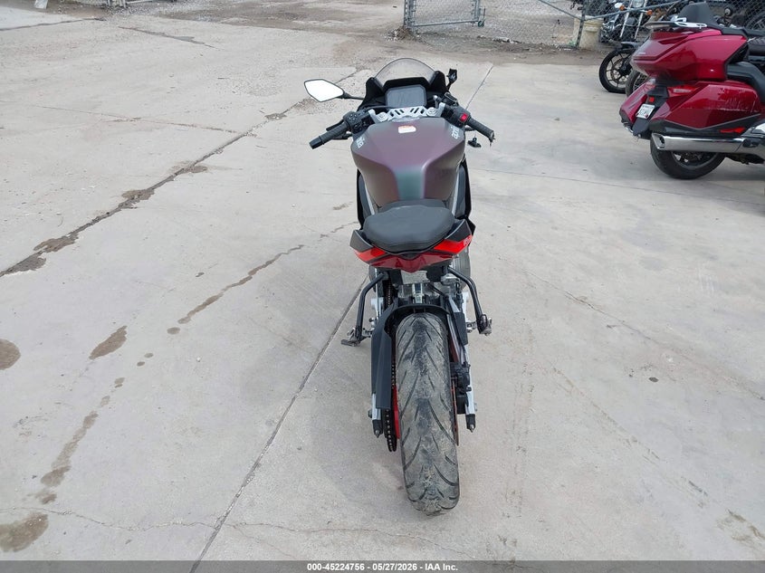2025 APRILIA RS auction photo 6
