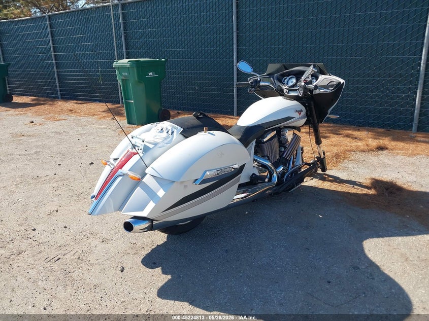 2016 VICTORY MAGNUM MOTO 2