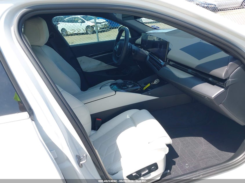 2024 BMW 530I auction photo 5