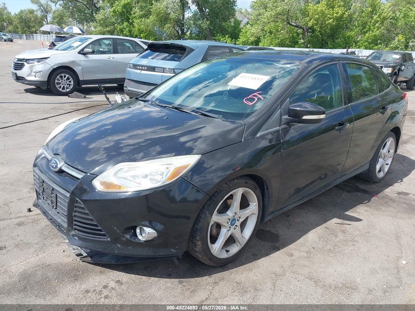 Vin: 1fadp3f23dl195058, lot: 45722654, ford focus se 20132