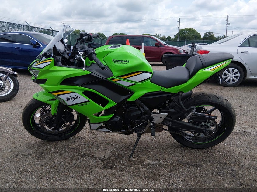 2025 Kawasaki Ex650 P VIN: ML5EXEP18SDAE7424 Lot: 45225070
