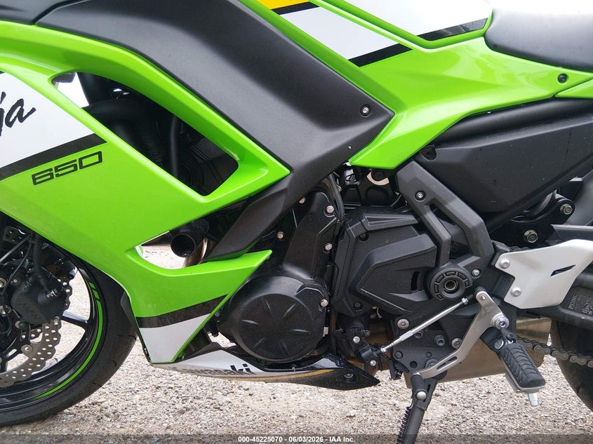 2025 Kawasaki Ex650 P VIN: ML5EXEP18SDAE7424 Lot: 45225070