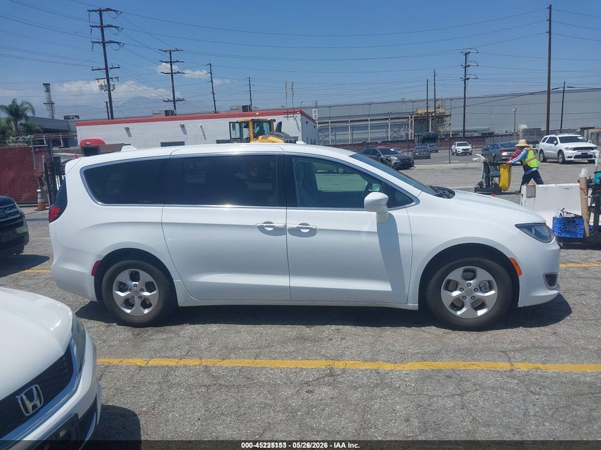 2018 Chrysler Pacifica Hybrid Touring Plus VIN: 2C4RC1H79JR306918 Lot: 45225153