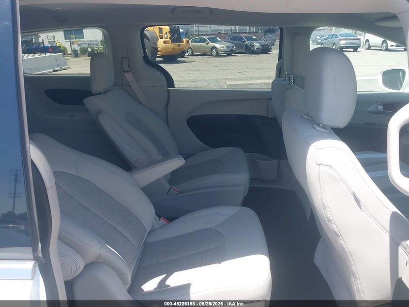 2018 Chrysler Pacifica Hybrid Touring Plus VIN: 2C4RC1H79JR306918 Lot: 45225153