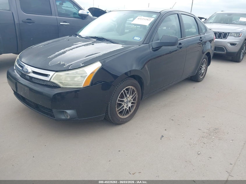 2010 Ford Focus Se 1FAHP3FN0AW118217 photo 1