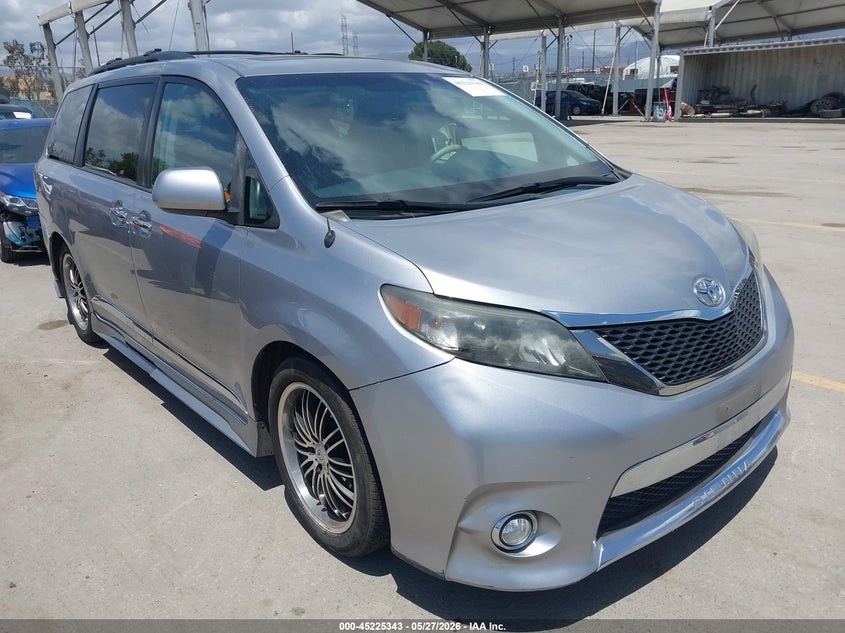 Vin: 5tdxk3dc1cs258964, lot: 45723104, toyota sienna se 8 passenger 2012 img_1