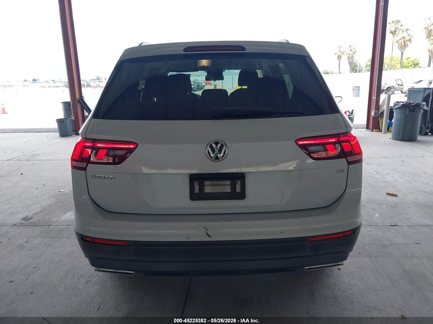 2018 VOLKSWAGEN TIGUAN 2.0T S — Фото 16