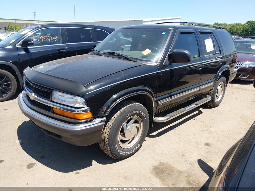 1GNDT13W612220318 2001 Chevrolet Blazer Lt photo 1