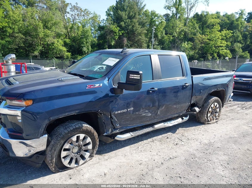 2023 CHEVROLET SILVERADO 3500HD auction photo 2
