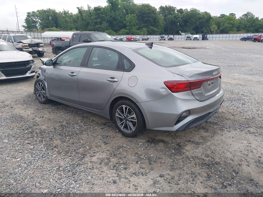 VIN 3KPF24AD8RE784381 2024 KIA FORTE LXS