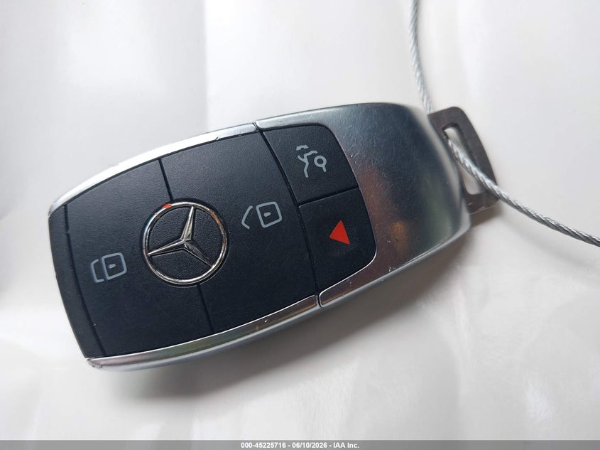 MERCEDES-BENZ GLC 300 - zdjęcie 11