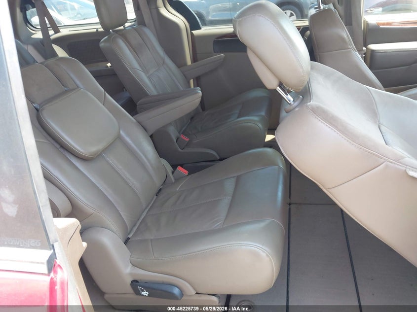 2011 Chrysler Town & Country Limited VIN: 2A4RR6DG9BR749549 Lot: 45225739