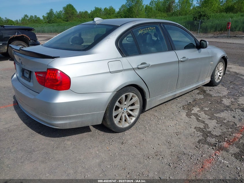 2011 BMW 3 series 3.0 328I xDrive silver Lot 111045225747 Vin WBAPK7C56BF086033