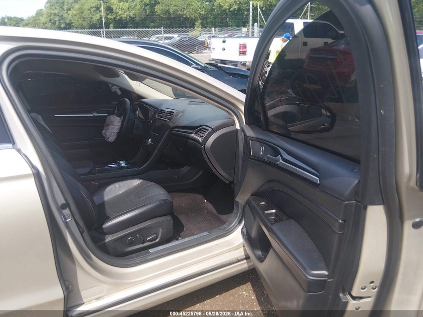 2017 FORD FUSION auction photo 5