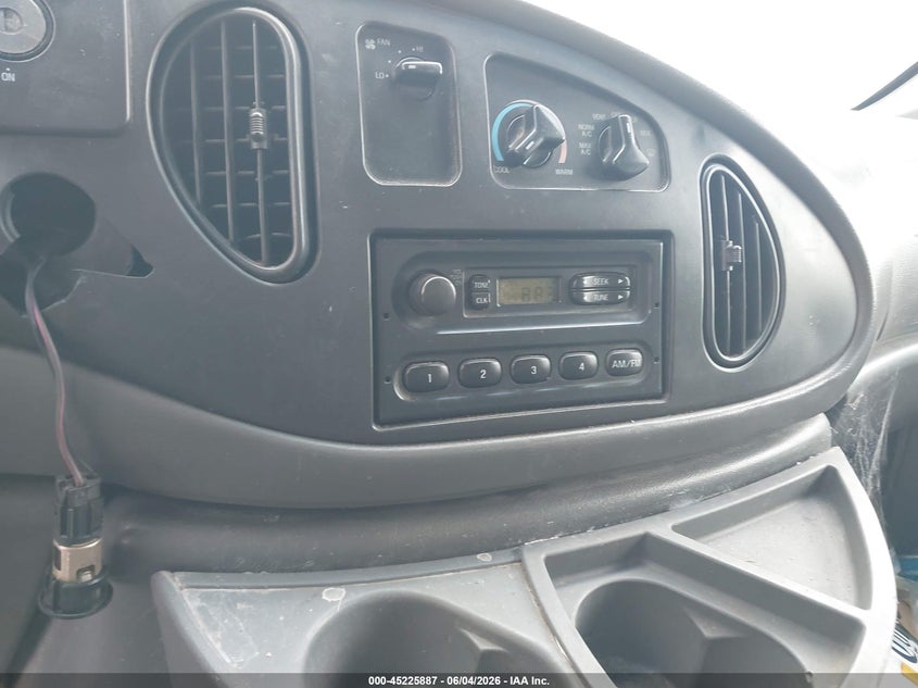 2007 Ford E-450 Cutaway VIN: 1FDXE45S07DB16220 Lot: 45225887
