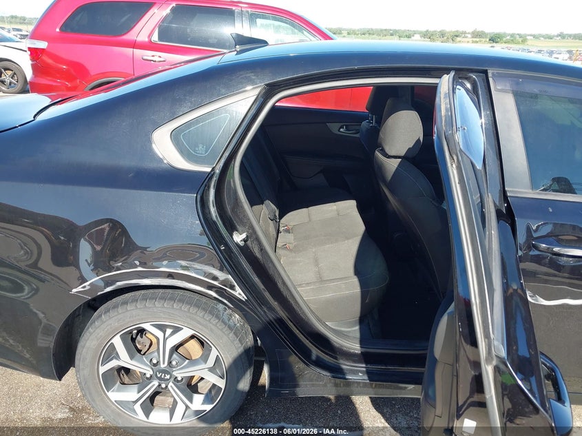 2021 KIA FORTE auction photo 8