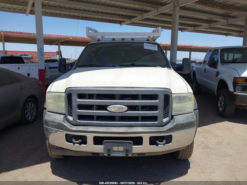 2005 Ford F-450 Xl/Xlt VIN: 1FDXF46P35EB77964 Lot: 45226563