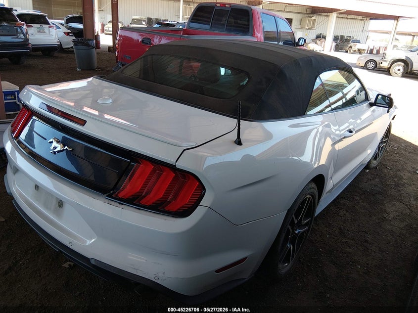 FORD MUSTANG - zdjęcie 4