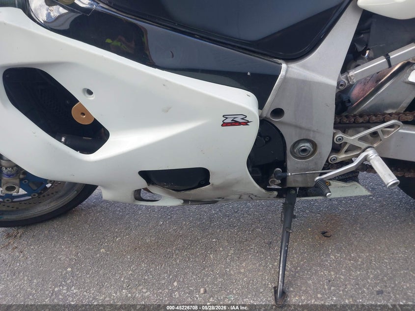 2001 Suzuki Gsx-R750 VIN: JS1GR7HA212100515 Lot: 45226708
