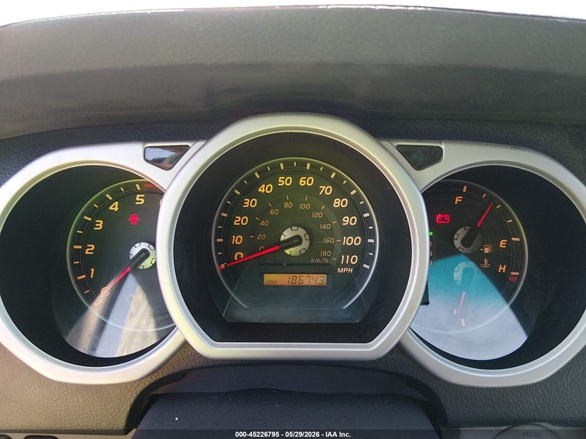 2004 TOYOTA 4RUNNER auction photo 7