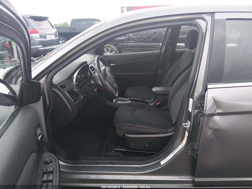 2013 Chrysler 200 Touring VIN: 1C3CCBBB2DN584719 Lot: 45226812