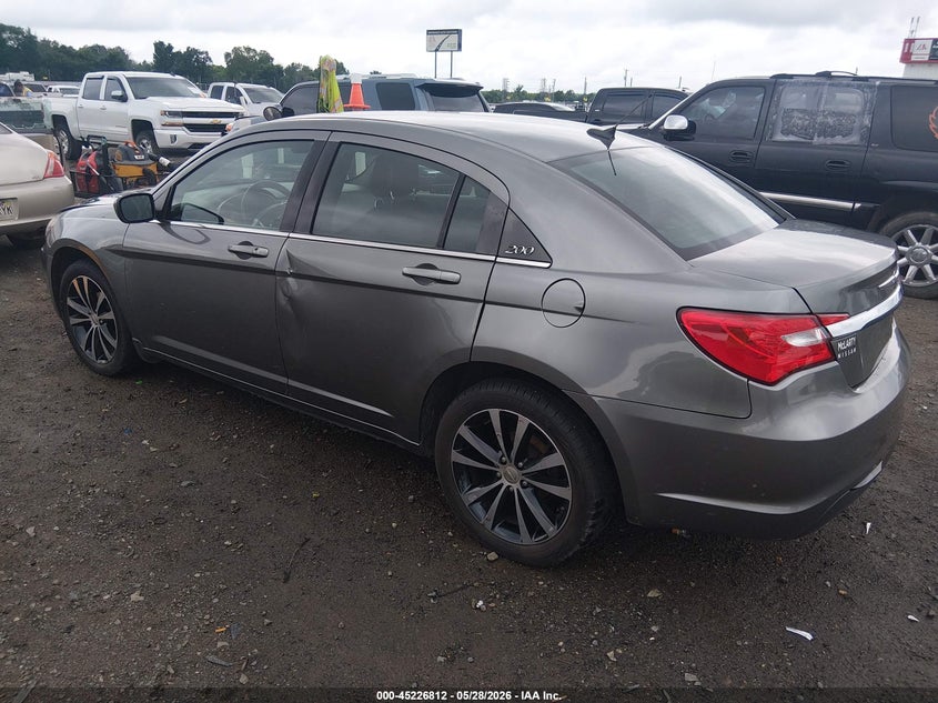2013 CHRYSLER 200 auction photo 3