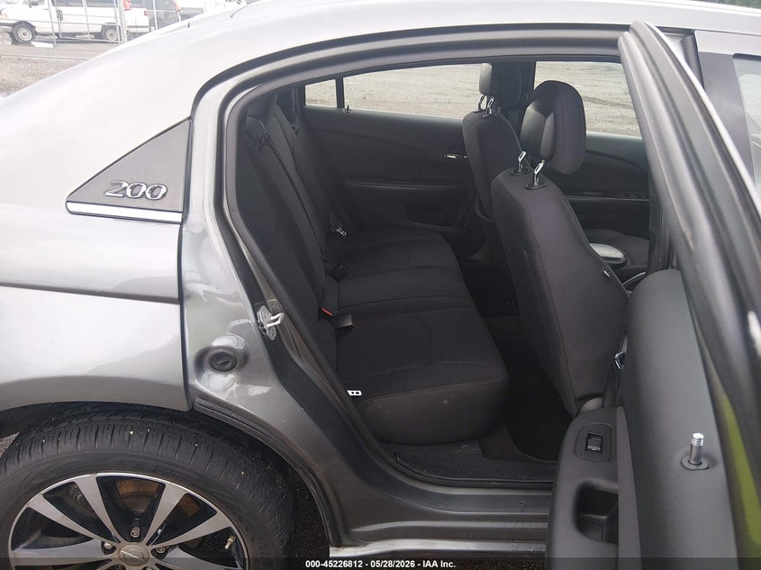 2013 CHRYSLER 200 auction photo 8