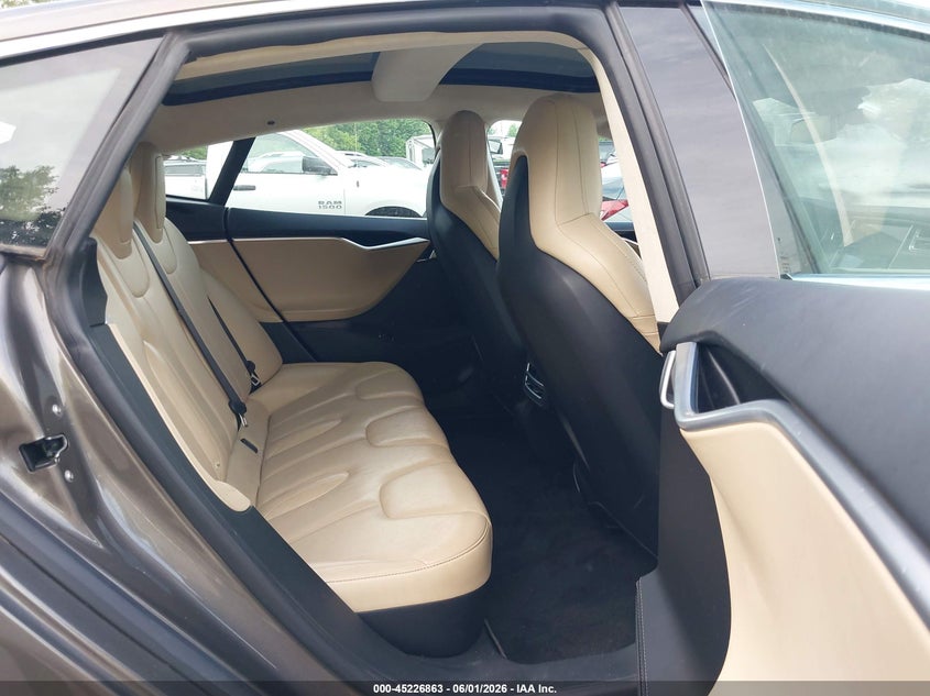 2015 Tesla Model S 70D/85D/P85D VIN: 5YJSA1E26FF119607 Lot: 45226863