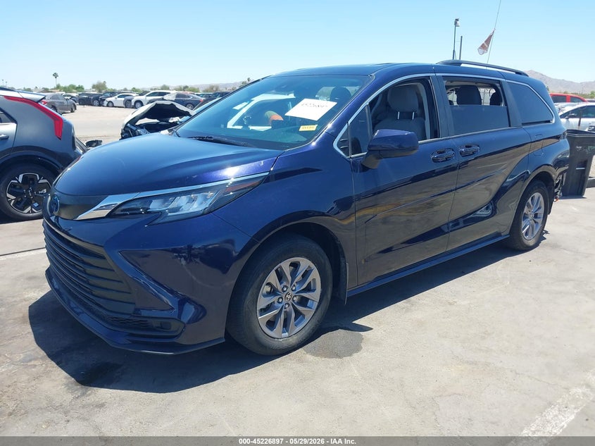 Vin: 5tdbskfc6ps099446, lot: 45724658, toyota sienna le 20232