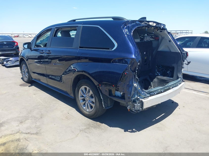 Vin: 5tdbskfc6ps099446, lot: 45724658, toyota sienna le 20233