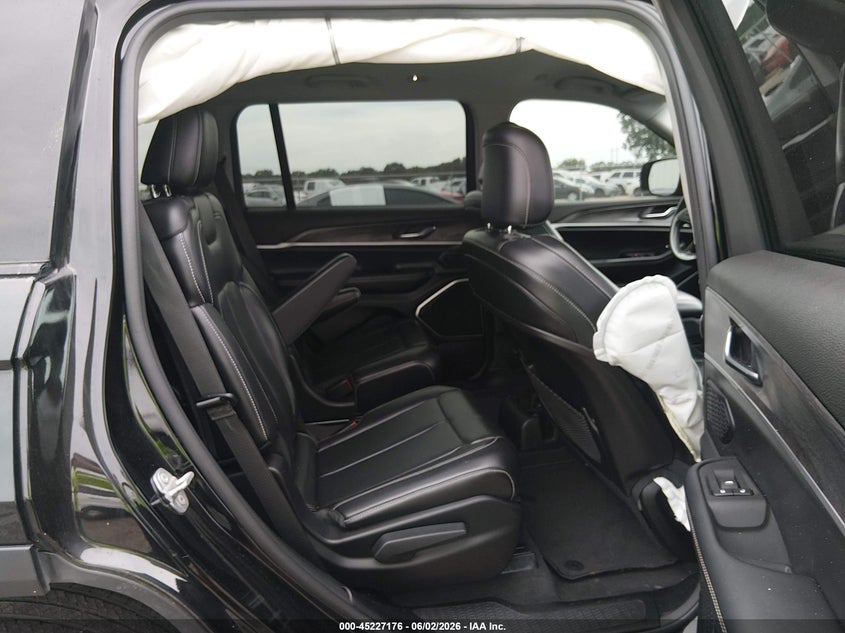 2021 Jeep Grand Cherokee L Limited 4X2 VIN: 1C4RJJBG2M8136464 Lot: 45227176