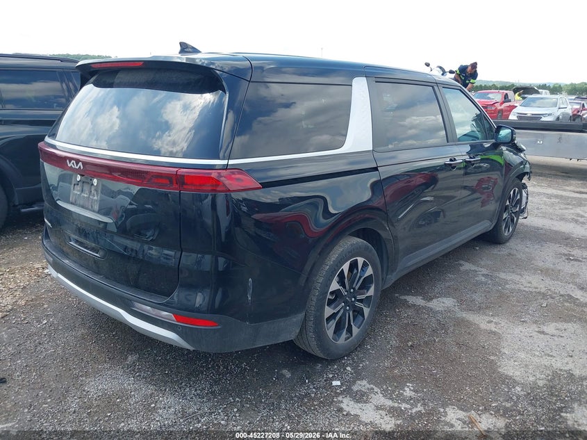 2024 KIA CARNIVAL MPV auction photo 4