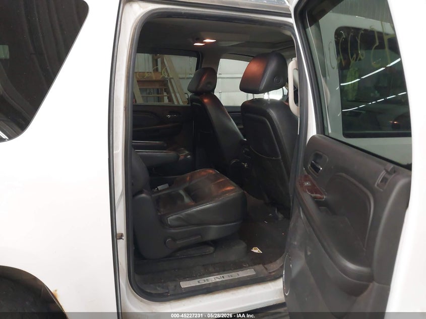 2007 GMC YUKON XL 1500 auction photo 8