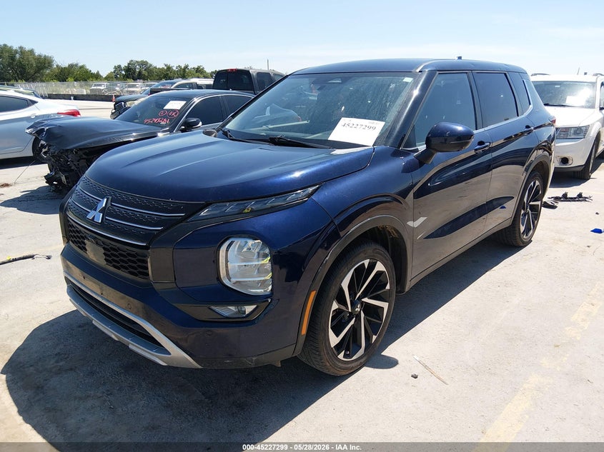 2024 MITSUBISHI OUTLANDER auction photo 2