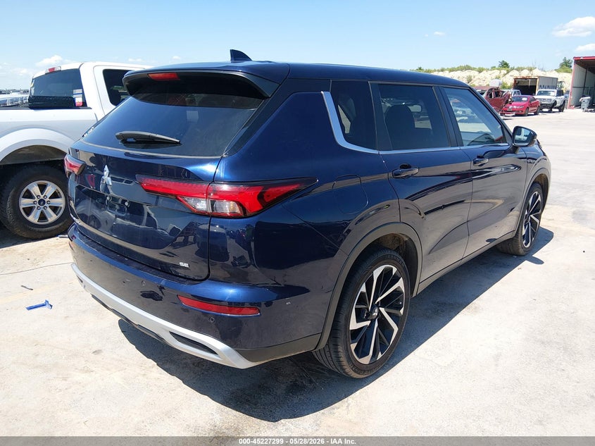 2024 MITSUBISHI OUTLANDER auction photo 4