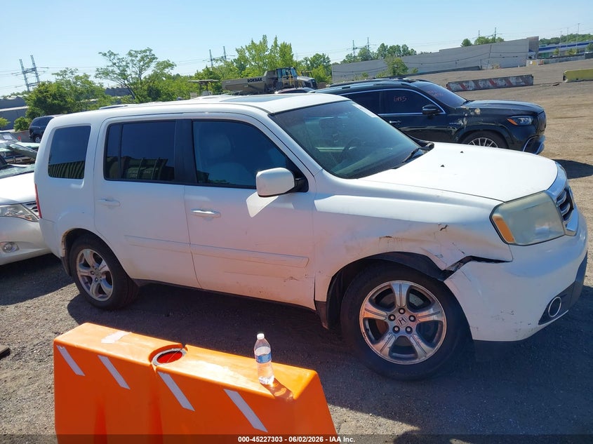 5FNYF4H51CB013967 2012 Honda Pilot 3.5 Ex-L white