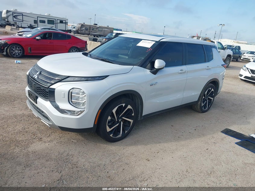 2023 MITSUBISHI OUTLANDER PHEV auction photo 2